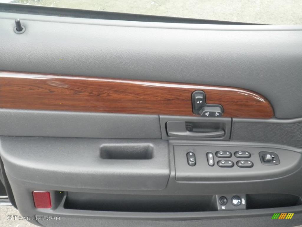 2003 Grand Marquis LS - Black / Dark Charcoal photo #11