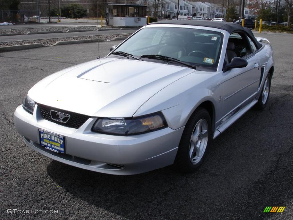 2003 Mustang V6 Convertible - Silver Metallic / Medium Graphite photo #1
