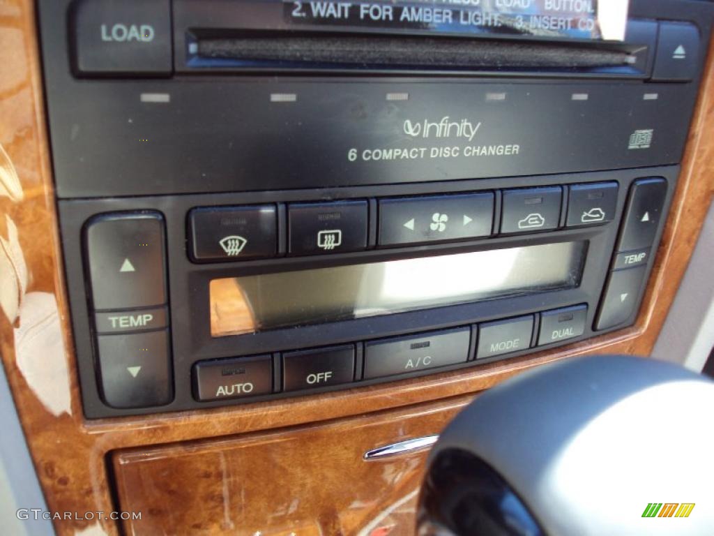 2004 Amanti  - Pearl White / Gray photo #17