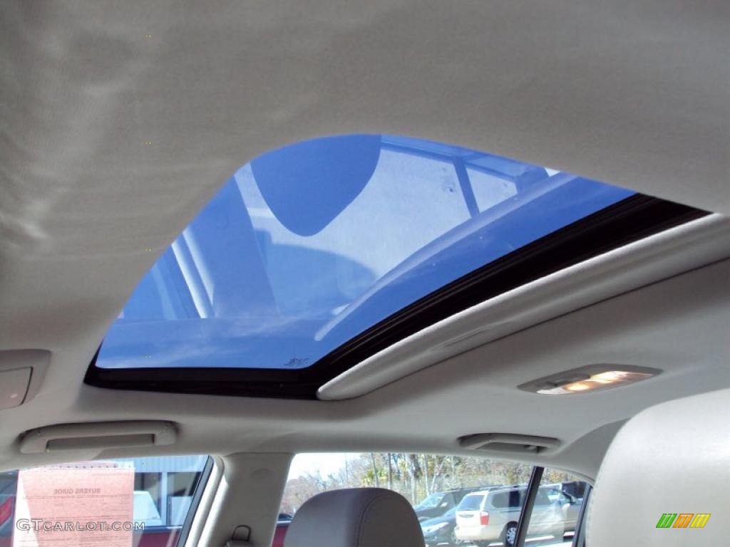 2004 Amanti  - Pearl White / Gray photo #19