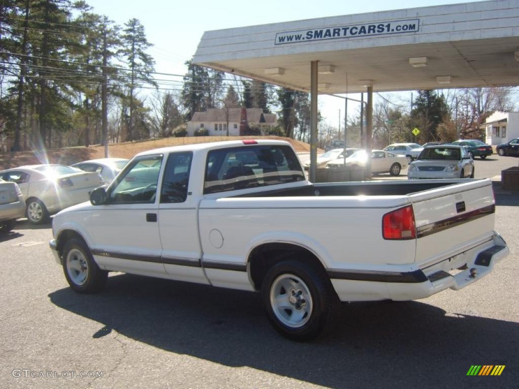 1995 S10 LS Extended Cab - Summit White / Gray photo #6