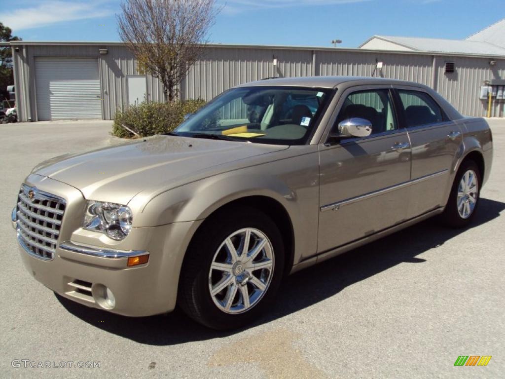 2008 300 C HEMI - Light Sandstone Metallic / Medium Pebble Beige/Cream photo #1