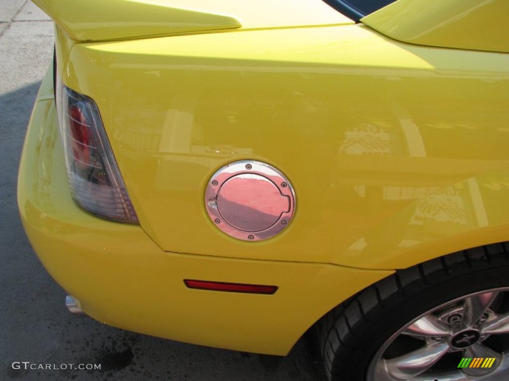 2001 Mustang V6 Coupe - Zinc Yellow Metallic / Dark Charcoal photo #6
