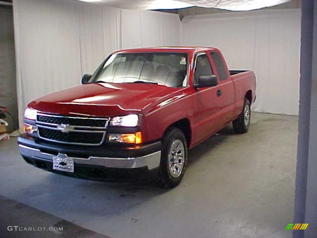 2007 Silverado 1500 Classic Work Truck Extended Cab - Victory Red / Dark Charcoal photo #3