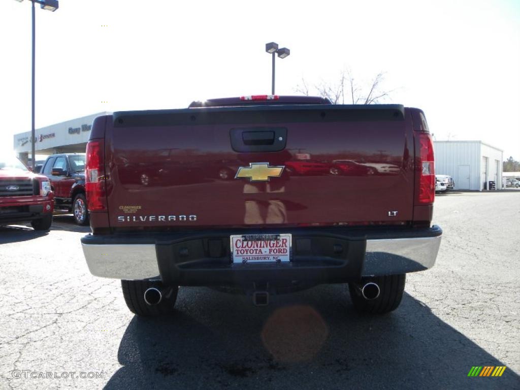 2009 Silverado 1500 LT Crew Cab - Deep Ruby Red Metallic / Light Cashmere photo #4