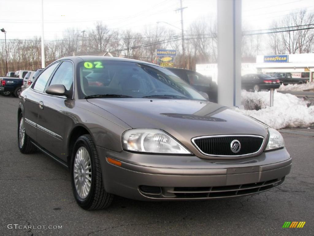 2002 Sable GS Sedan - Arizona Beige Metallic / Medium Parchment photo #2