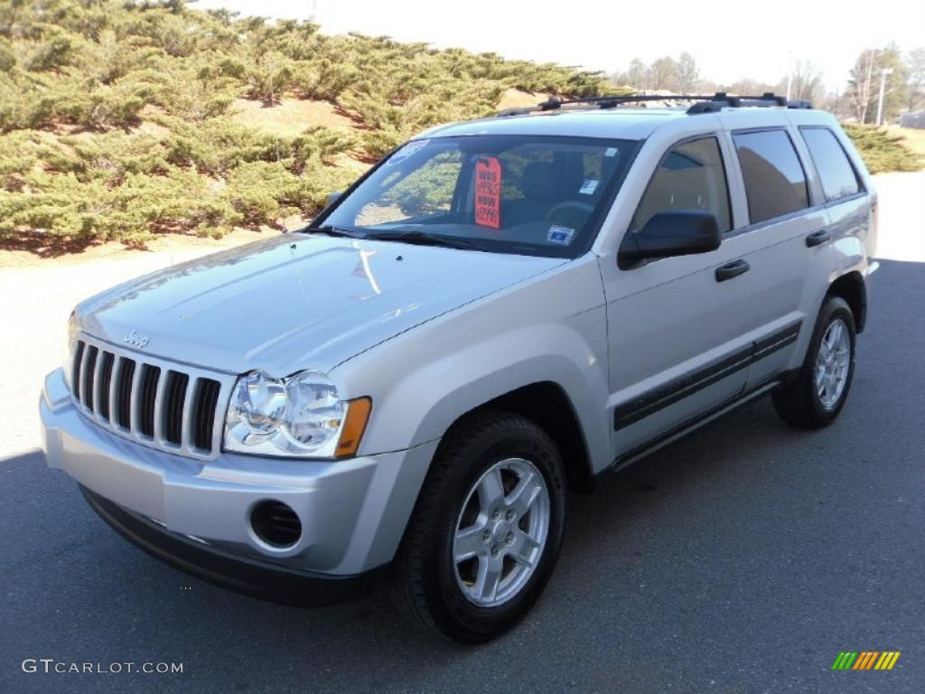 2005 Grand Cherokee Laredo - Bright Silver Metallic / Medium Slate Gray photo #1