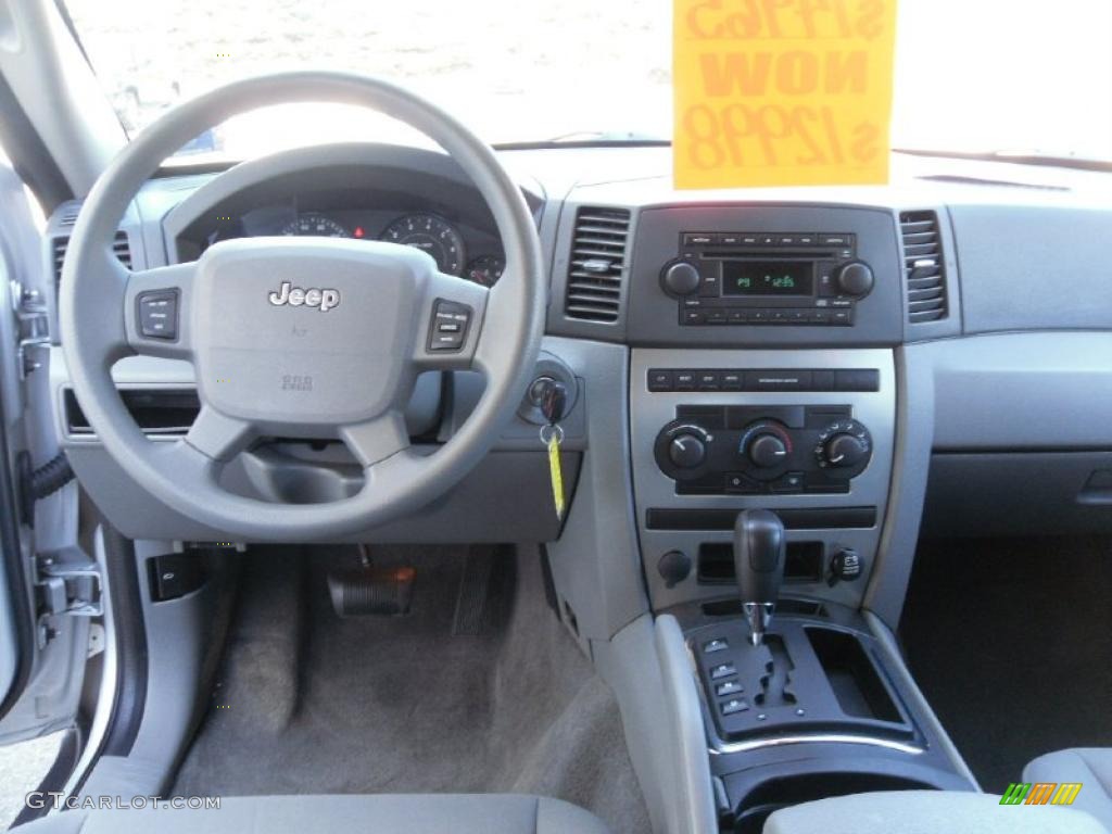 2005 Grand Cherokee Laredo - Bright Silver Metallic / Medium Slate Gray photo #13