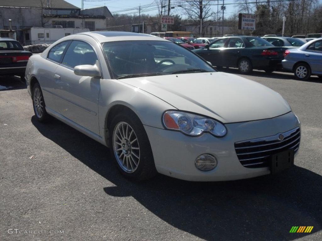 2003 Sebring LXi Coupe - Stone White / Taupe photo #3