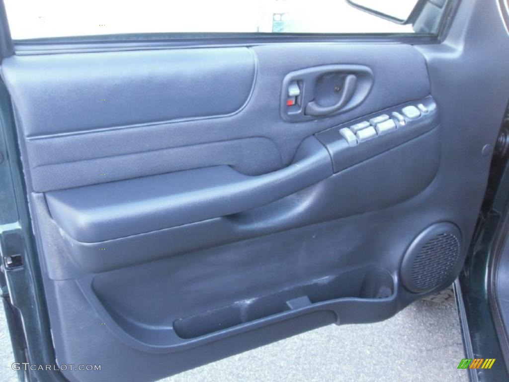 2003 S10 LS Crew Cab 4x4 - Dark Green Metallic / Graphite photo #11