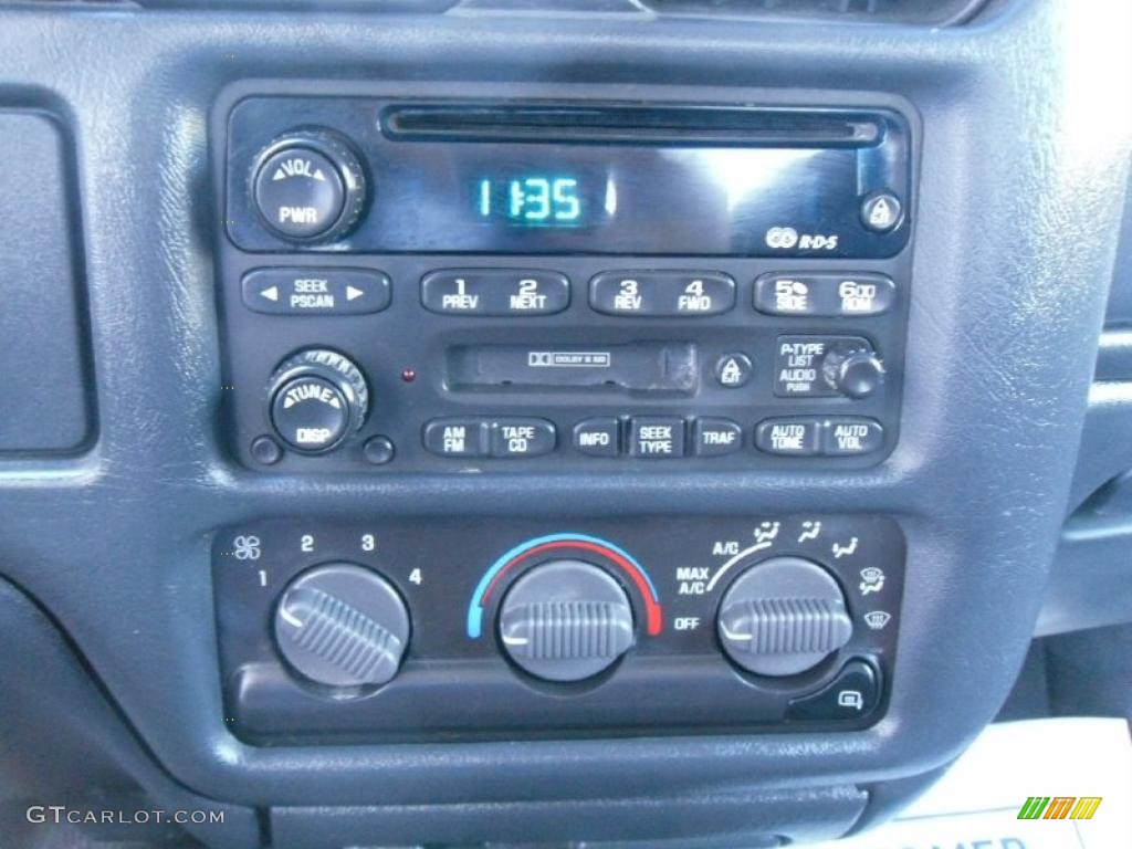 2003 S10 LS Crew Cab 4x4 - Dark Green Metallic / Graphite photo #12