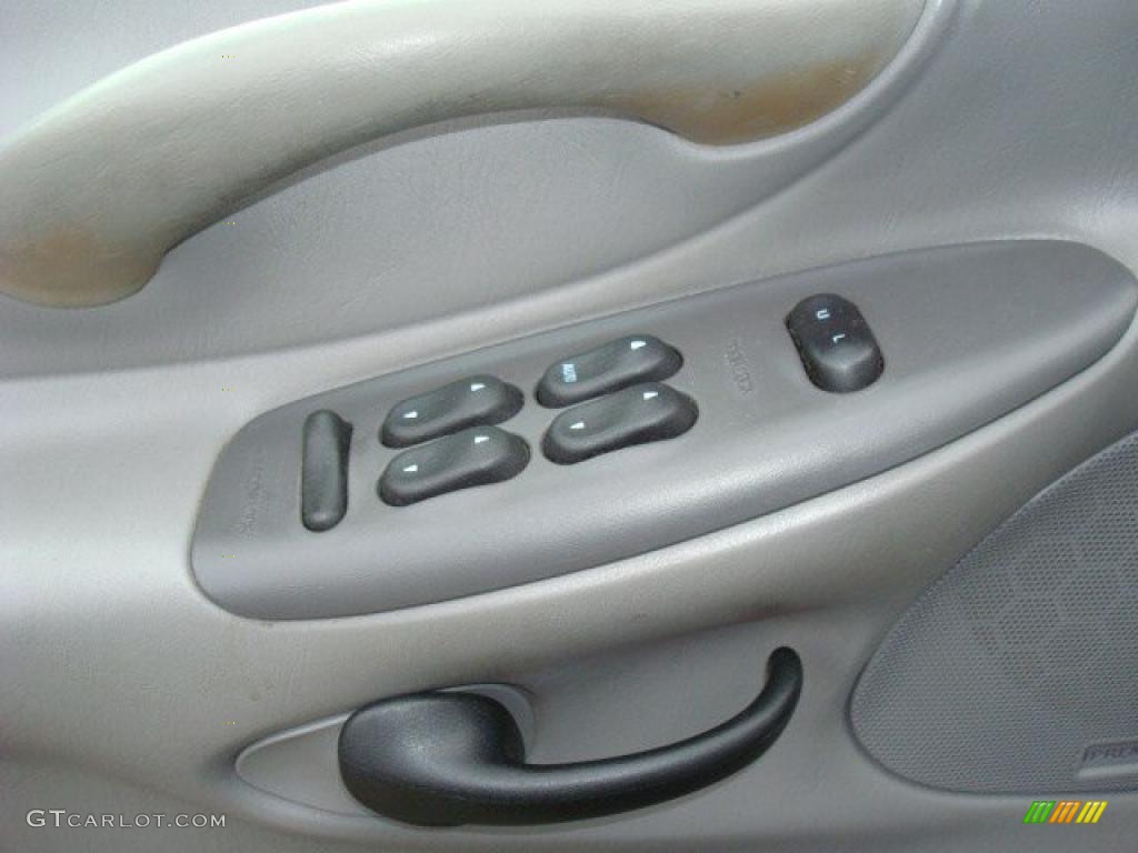 1999 Ford Expedition XLT Medium Graphite Door Panel Photo #26748809