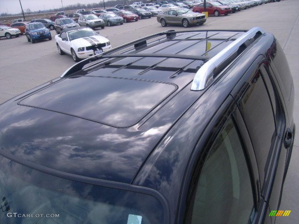 2004 Explorer Limited 4x4 - Black / Medium Parchment photo #21