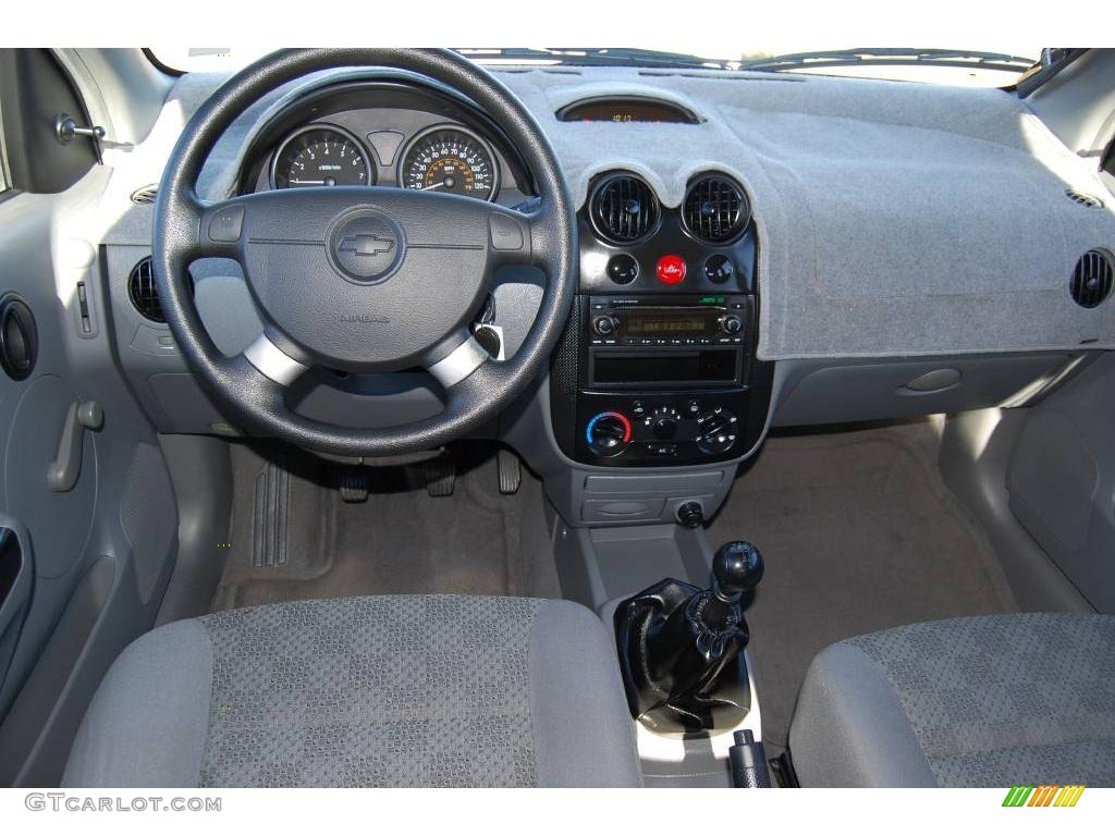 2004 Aveo Hatchback - Black / Gray photo #7