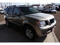 Granite Metallic - Pathfinder LE 4x4 Photo No. 2