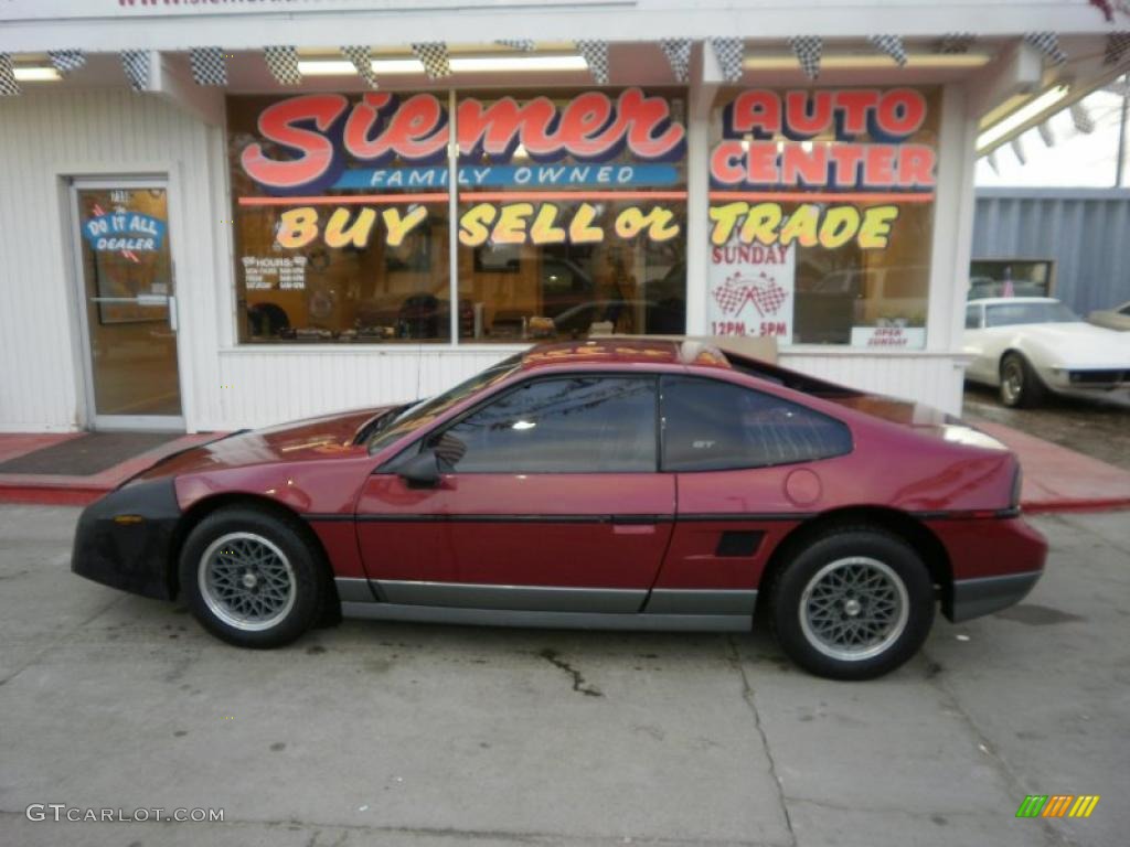 1987 Fiero GT - Medium Garnet Red Metallic / Gray photo #1