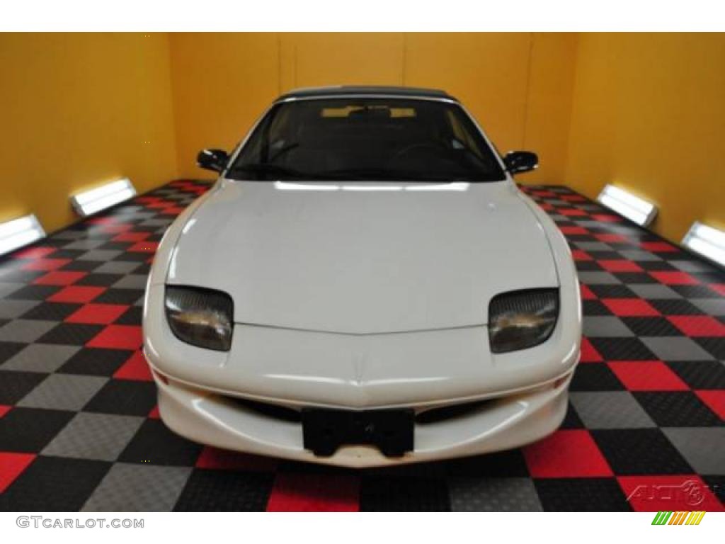 1998 Sunfire SE Convertible - Bright White / Graphite photo #2