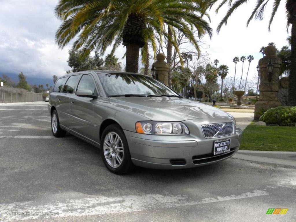2006 V70 2.4 - Willow Green Metallic / Taupe photo #1