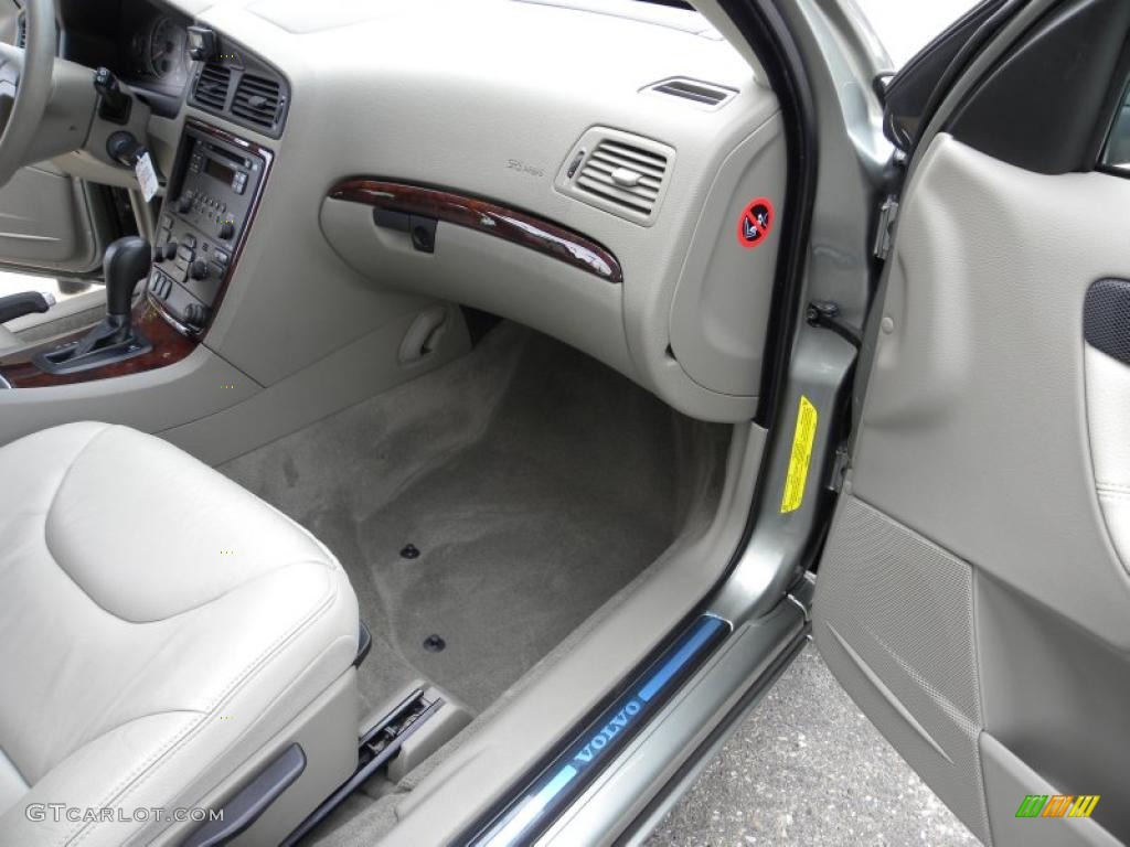 2006 V70 2.4 - Willow Green Metallic / Taupe photo #19