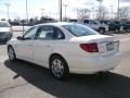 Cream White - L Series L300 Sedan Photo No. 4