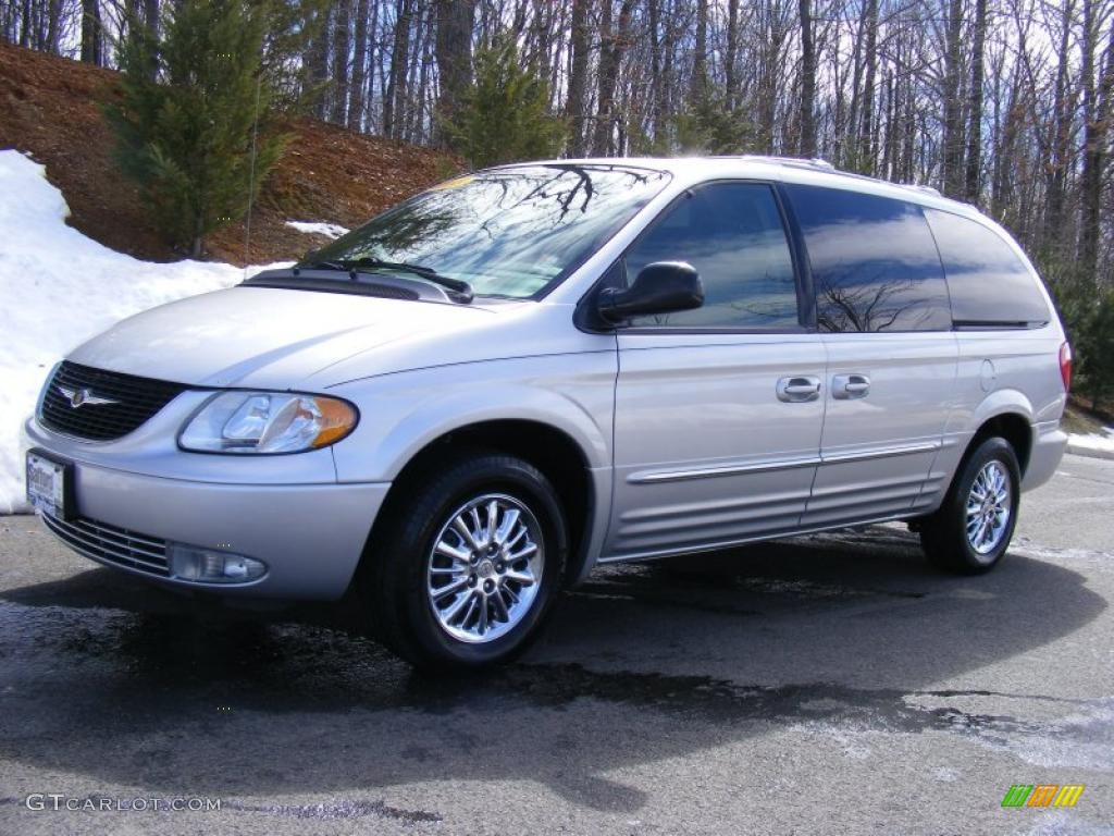 2003 Town & Country Limited - Bright Silver Metallic / Gray photo #1