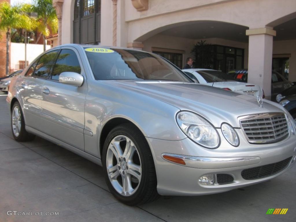 2005 E 500 Sedan - Brilliant Silver Metallic / Charcoal photo #1