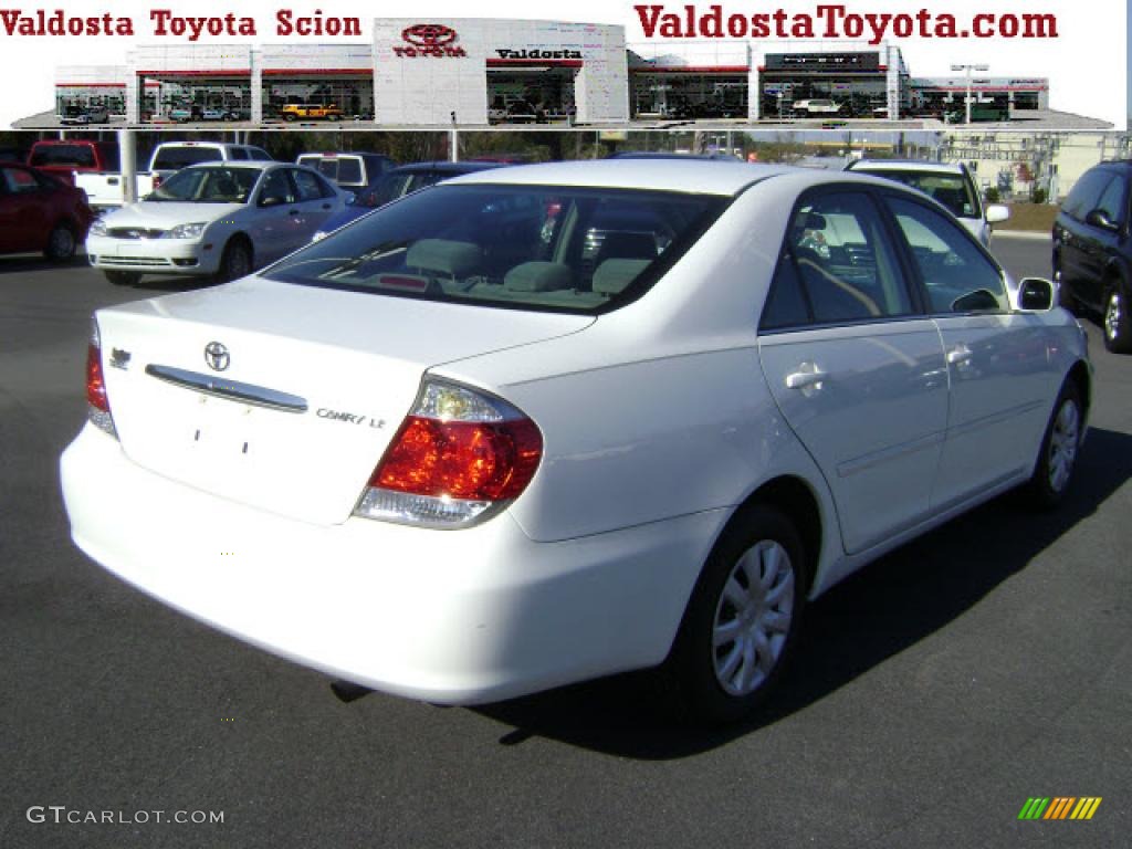 2005 Camry LE - Super White / Taupe photo #3