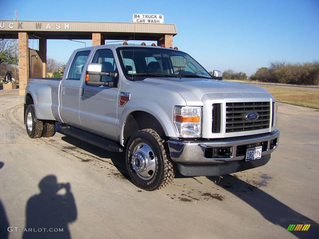 Silver Metallic Ford F350 Super Duty