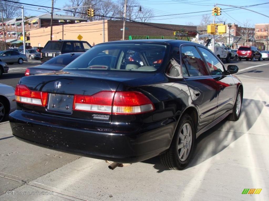 2002 Accord SE Sedan - Nighthawk Black Pearl / Quartz Gray photo #4