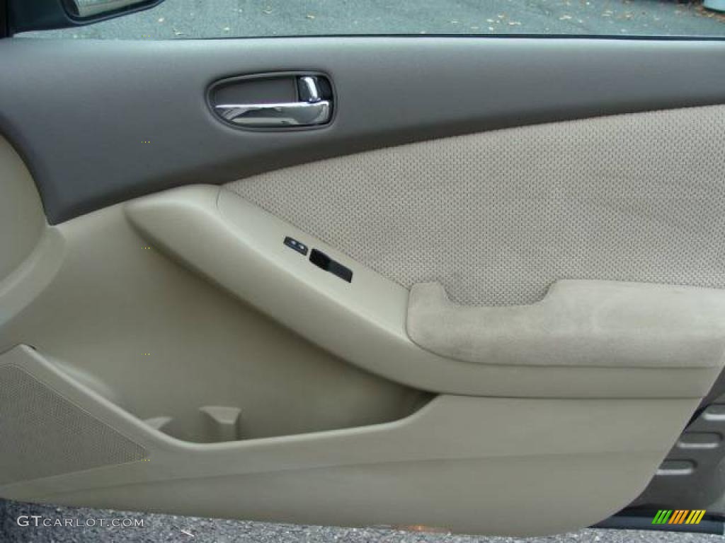 2007 Altima 2.5 S - Pebble Beach Metallic / Blond photo #17