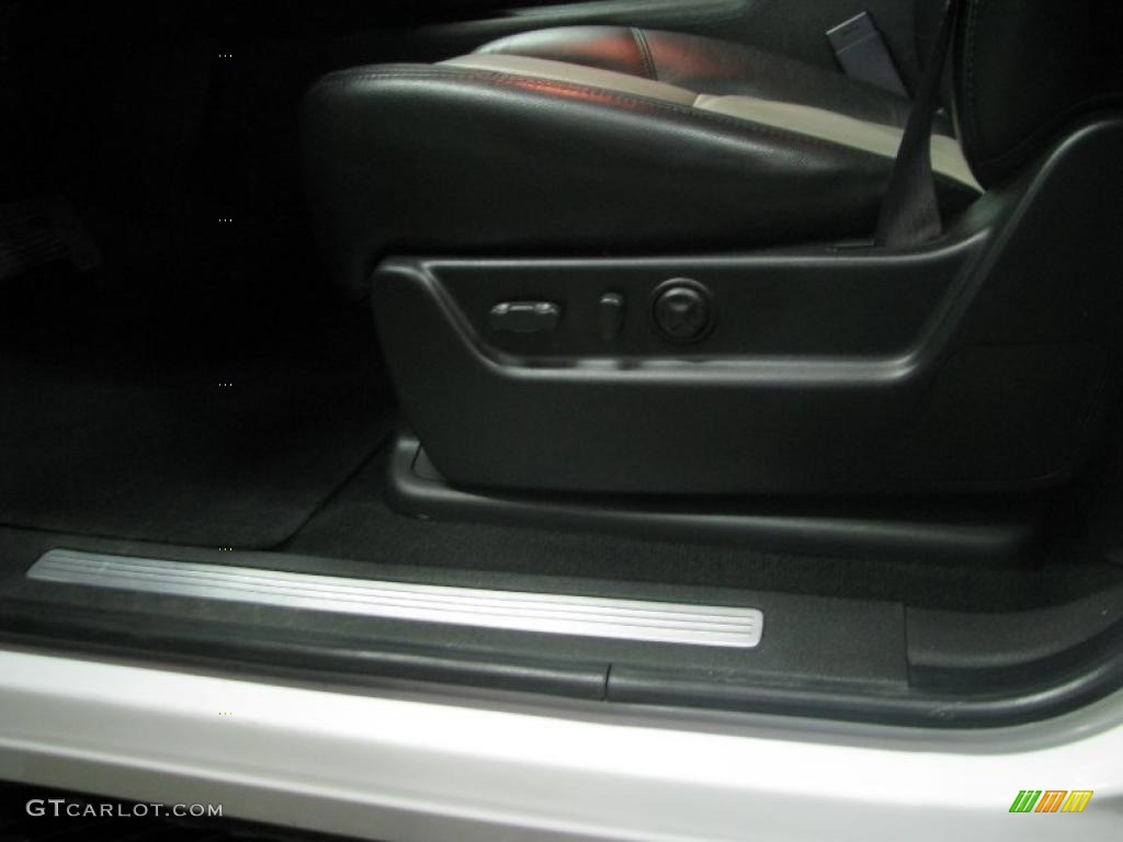 2007 Tahoe Z71 4x4 - Summit White / Ebony photo #41