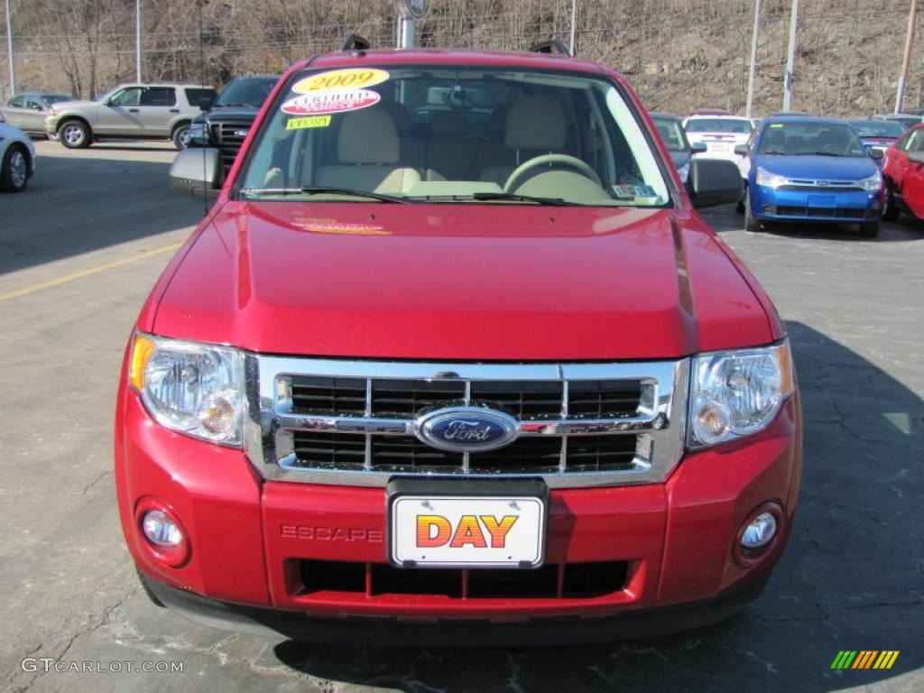 2009 Escape XLT V6 4WD - Sangria Red Metallic / Camel photo #4