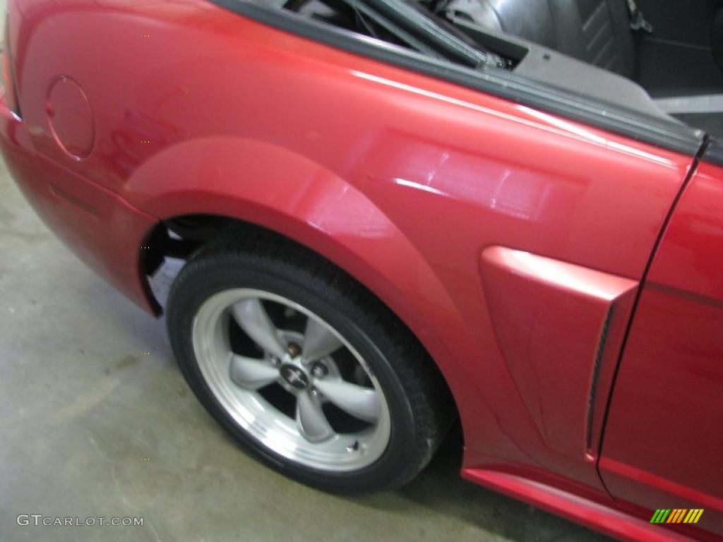 2001 Mustang GT Convertible - Laser Red Metallic / Dark Charcoal photo #28