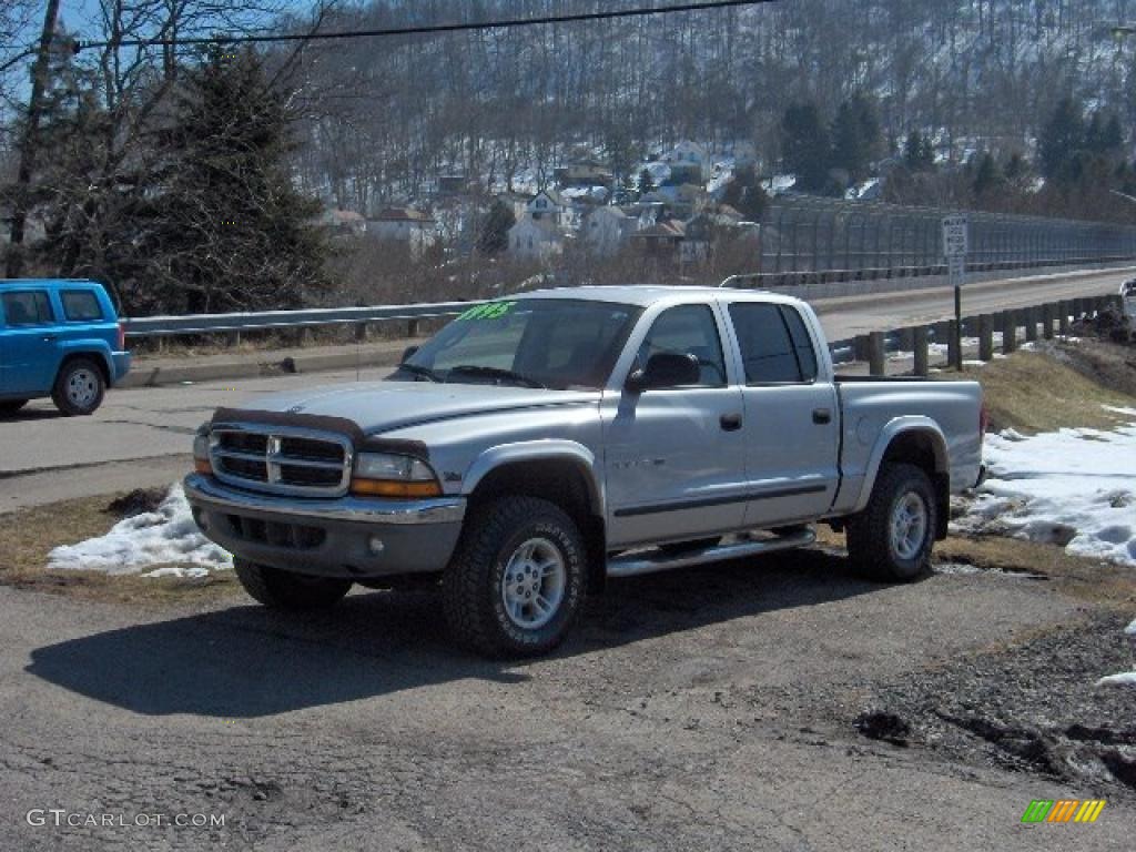 2002 Dakota SLT Quad Cab 4x4 - Bright Silver Metallic / Dark Slate Gray photo #1