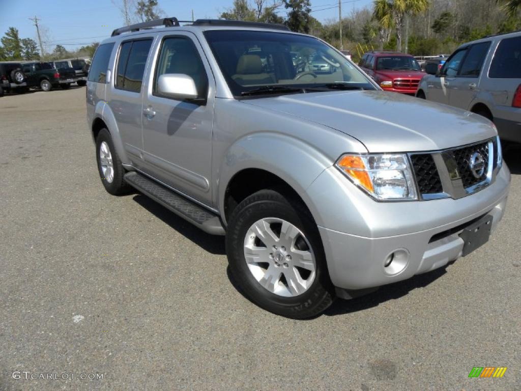 2006 Pathfinder LE 4x4 - Silver Lightning Metallic / Desert photo #1