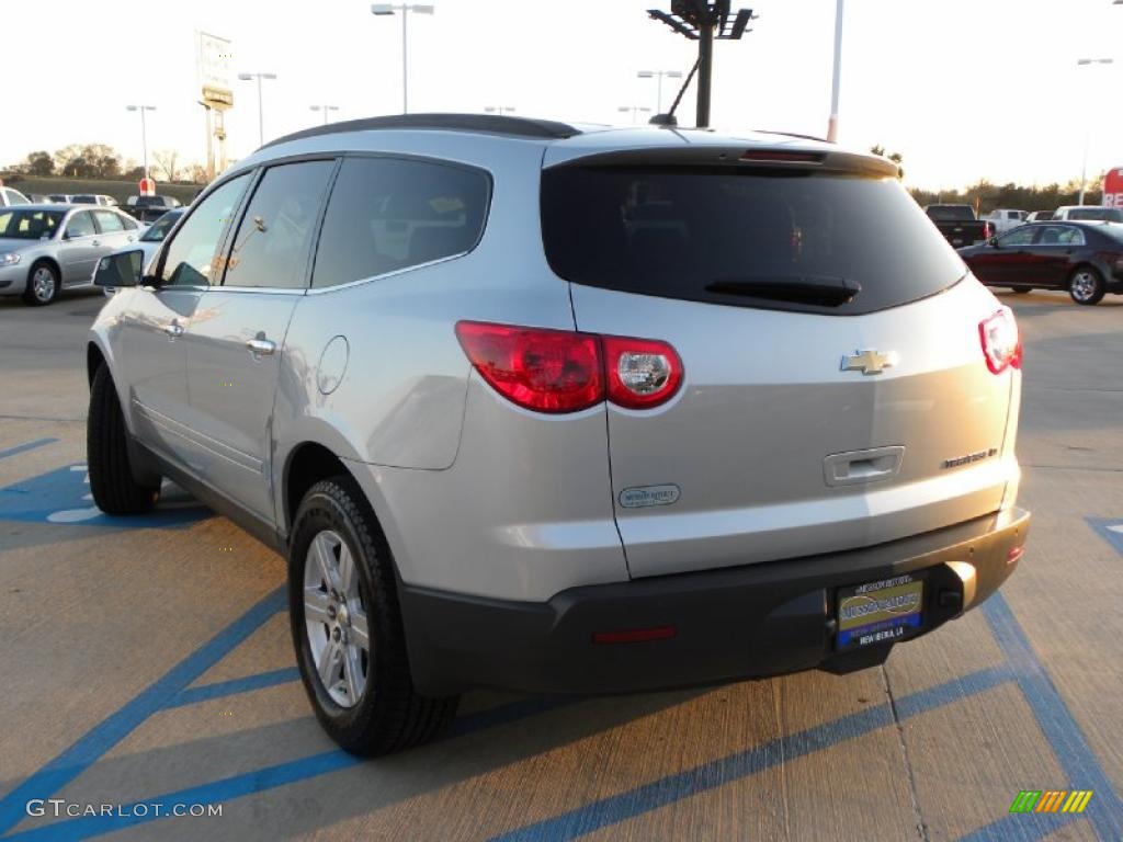 2010 Traverse LT AWD - Silver Ice Metallic / Ebony photo #3