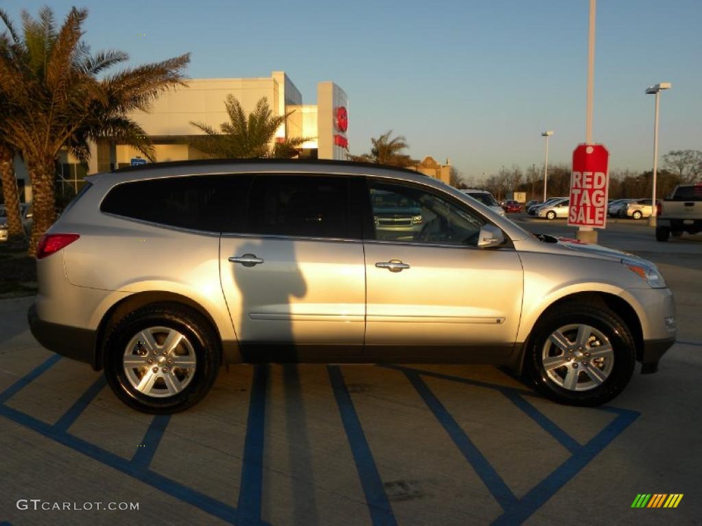 2010 Traverse LT AWD - Silver Ice Metallic / Ebony photo #6