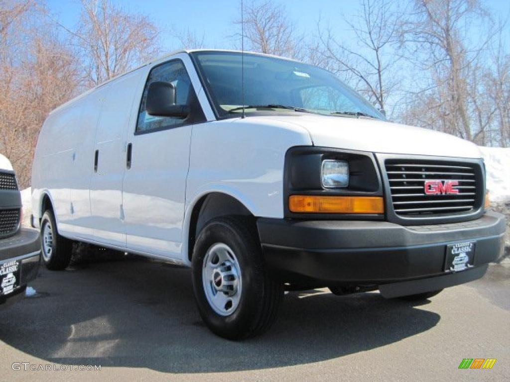 2010 Savana Van 2500 Cargo - Summit White / Medium Pewter photo #4