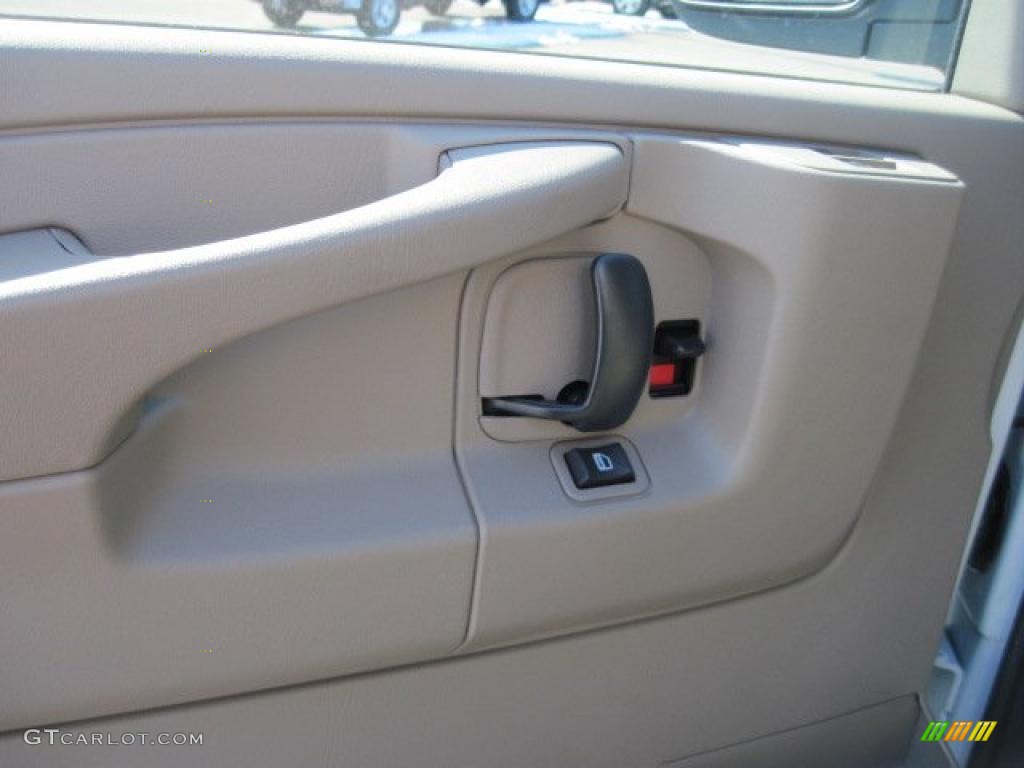 2010 Savana Van 2500 Cargo - Summit White / Medium Pewter photo #7