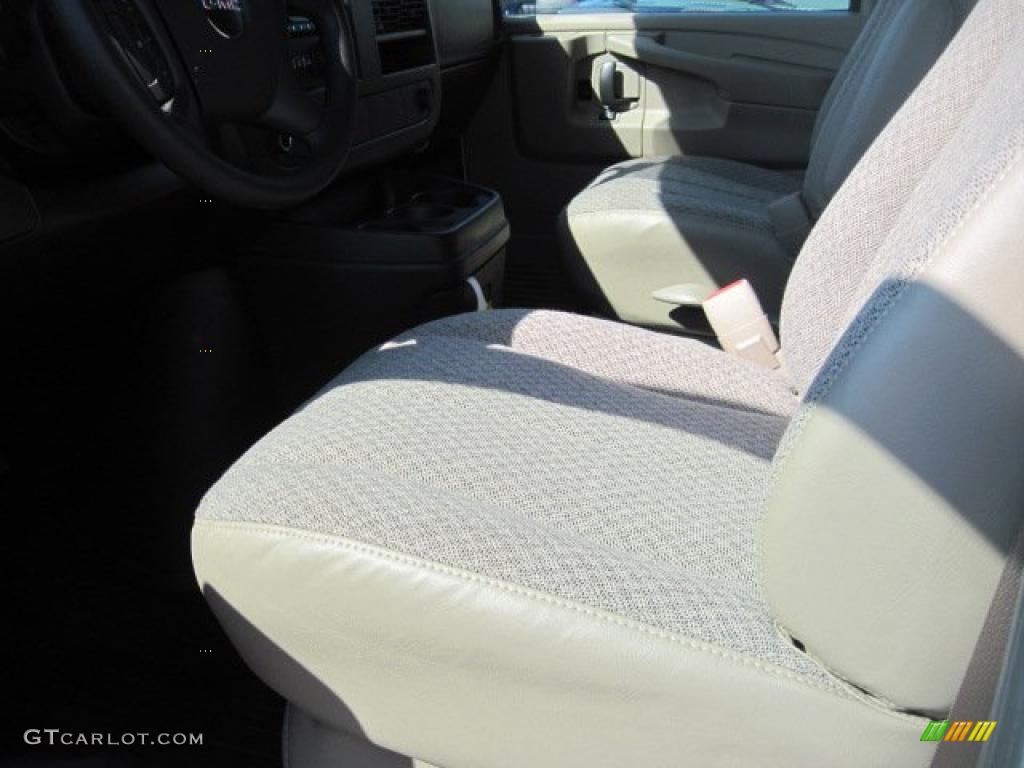 2010 Savana Van 2500 Cargo - Summit White / Medium Pewter photo #10