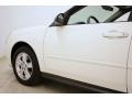 White - Malibu Maxx LS Wagon Photo No. 22