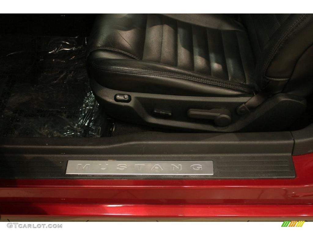 2006 Mustang GT Premium Coupe - Redfire Metallic / Dark Charcoal photo #9