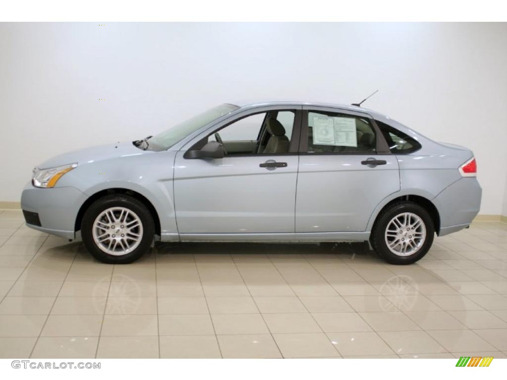 2009 Focus SE Sedan - Light Ice Blue Metallic / Medium Stone photo #4