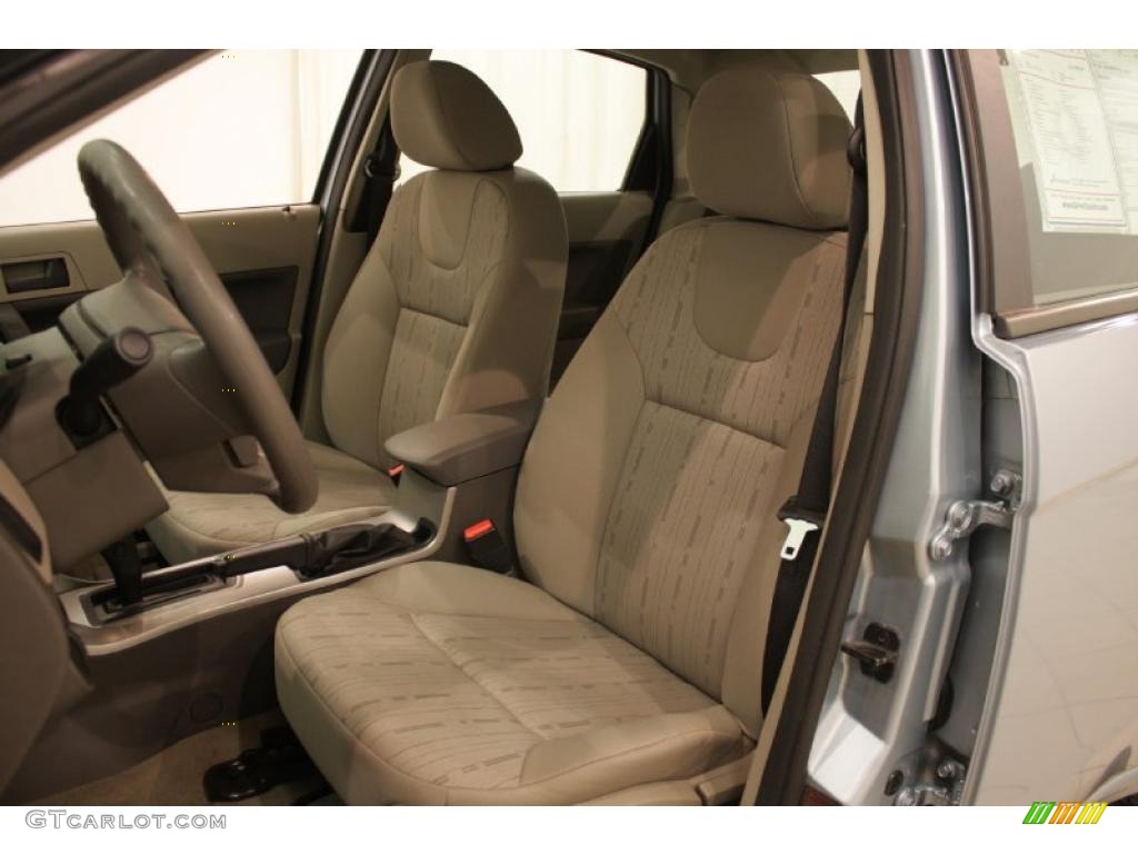 2009 Focus SE Sedan - Light Ice Blue Metallic / Medium Stone photo #9