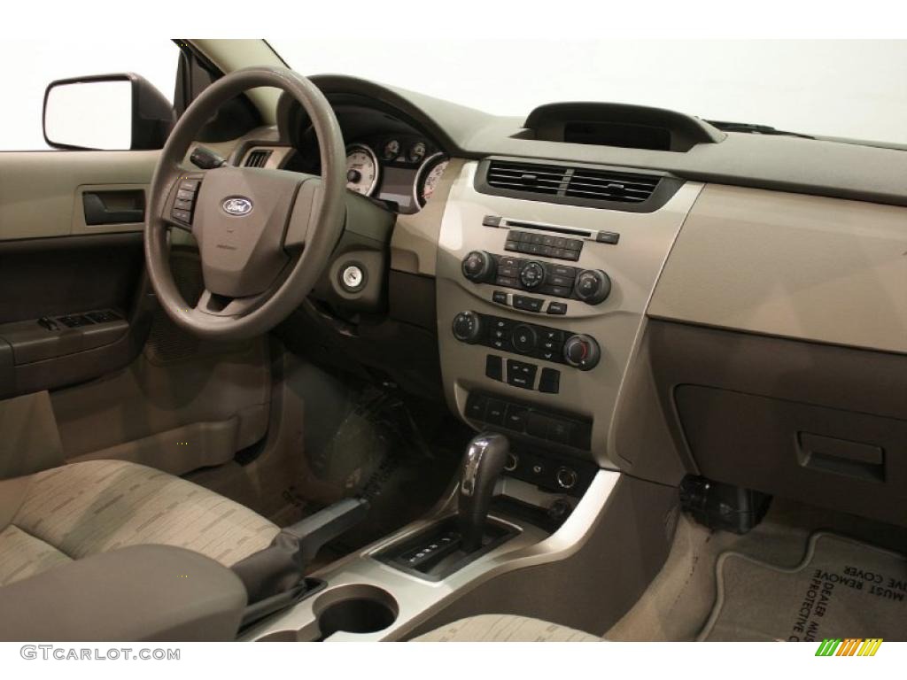 2009 Focus SE Sedan - Light Ice Blue Metallic / Medium Stone photo #15