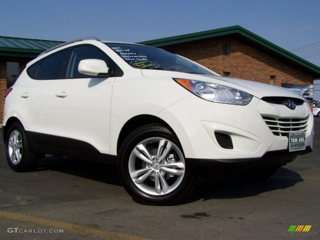 2010 Tucson Limited - Cotton White / Black photo #1