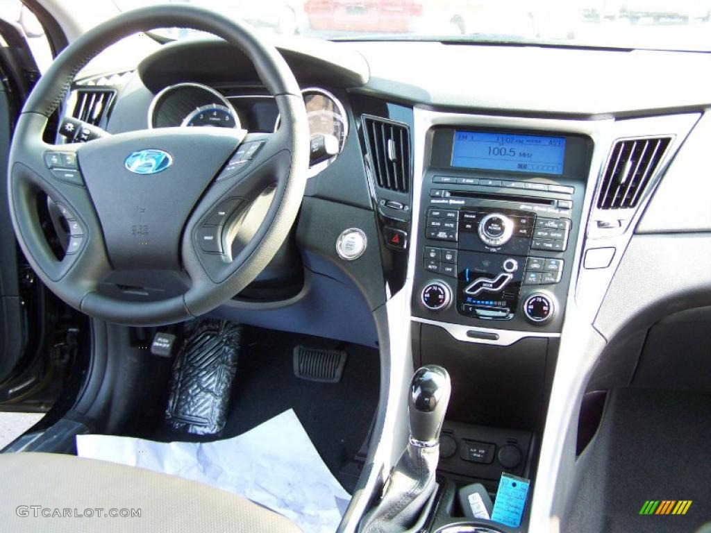 2011 Sonata Limited - Midnight Black / Black photo #16