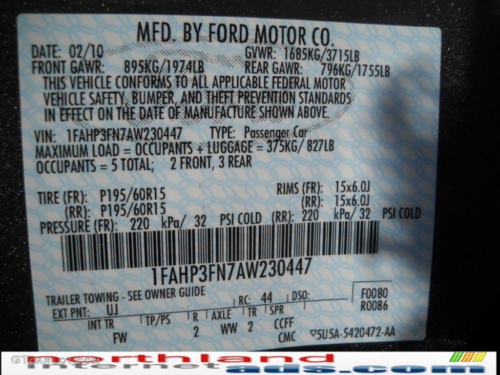 2010 Focus SE Sedan - Sterling Grey Metallic / Charcoal Black photo #12