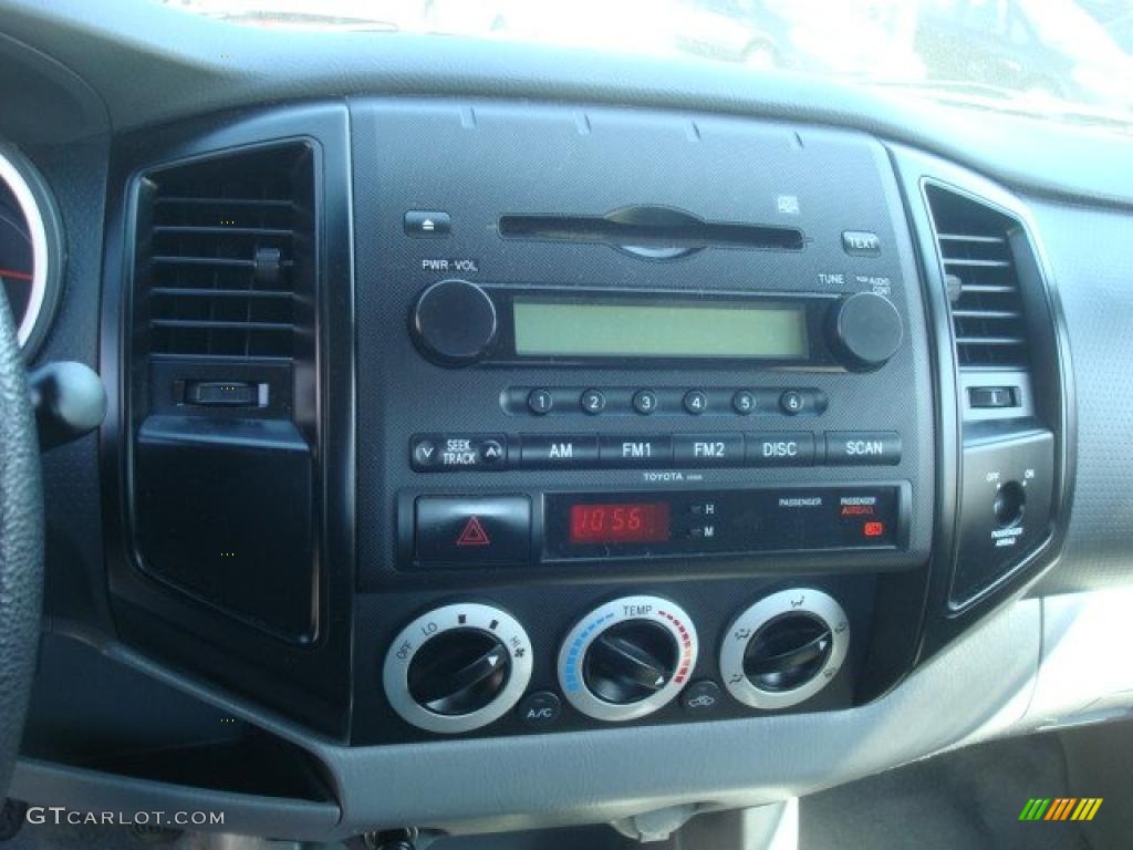 2005 Tacoma Regular Cab - Desert Sand Mica / Graphite Gray photo #13