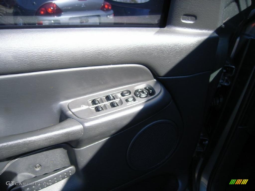 2005 Ram 1500 SLT Quad Cab - Bright Silver Metallic / Dark Slate Gray photo #13